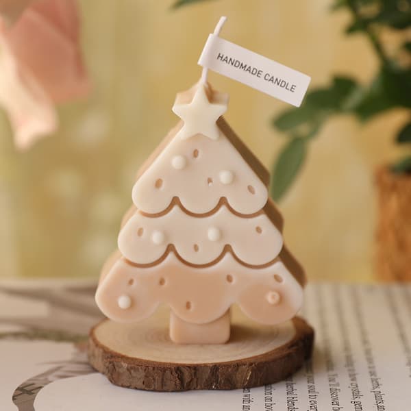 Six Creative Scented Candles with Christmas Tree Scent for a Romantic Atmosphere