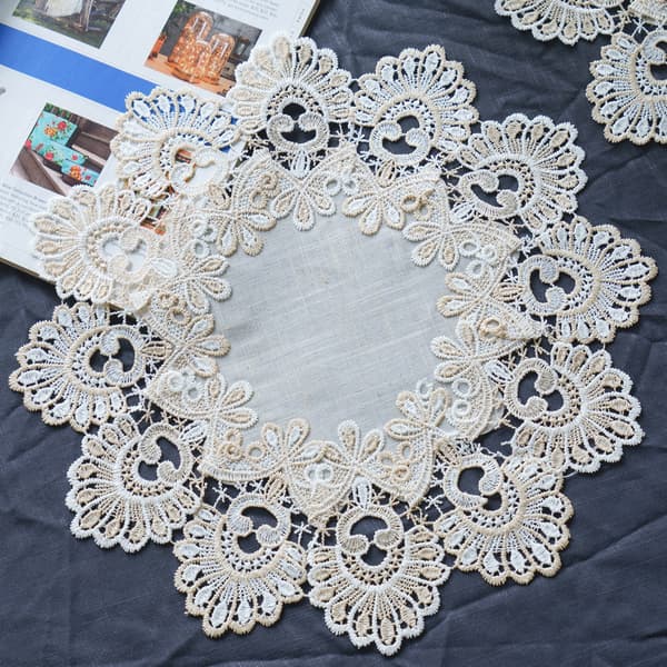 1 stk (30 x 30 cm) vintage rund bomulls- og blondeduk