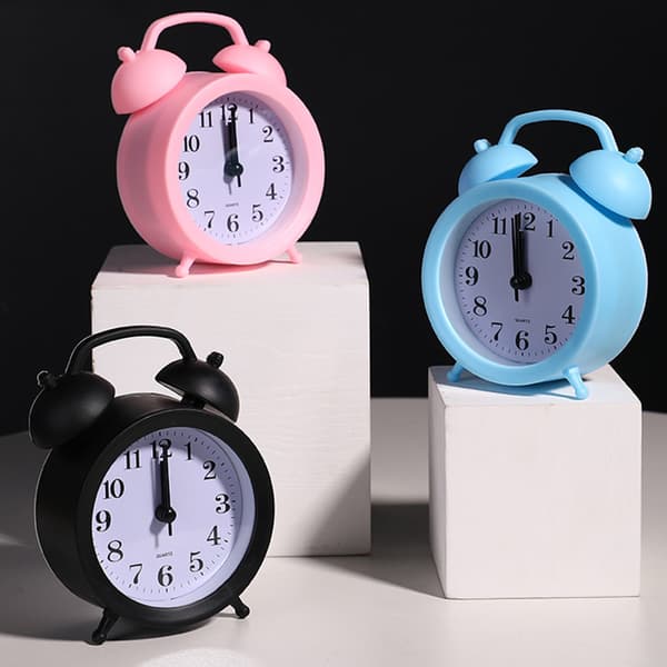 Simple Small Clock Creatives Silent Mute Bedside Clock Personalized Convenient Use for Bedroom Office White White
