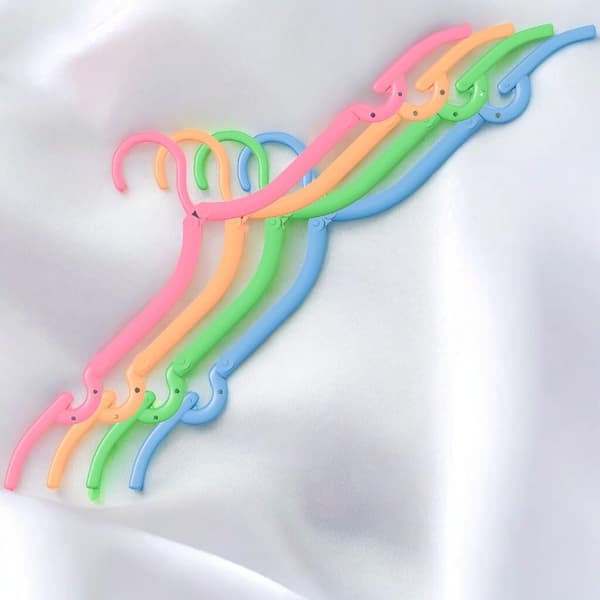 Folding Travel Hangers, 4 Standard and 4 Clip Hangers, Compact, Lightweight, Space-Saving, Portable Drying Rack for Laundry