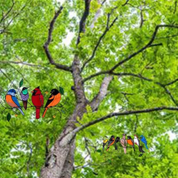 Flerfargede fugler på tråd vindusdekorasjon, pyntehenger