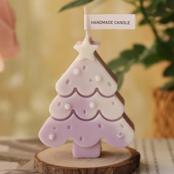 Six Creative Scented Candles with Christmas Tree Scent for a Romantic Atmosphere