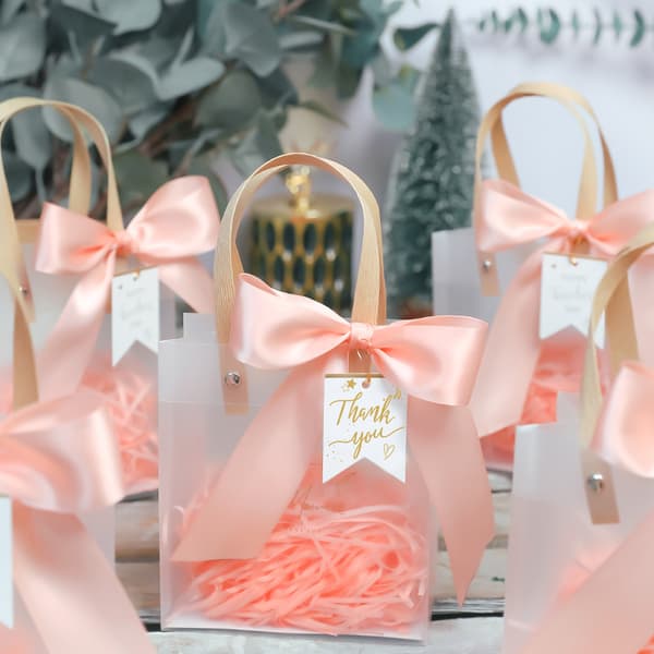 10 stycken rosa julklappspåsar med handtag - perfekt för brudtärnapresenter