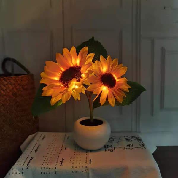 LED Table Lamp Battery Operated Portable Night Light Simulation Flower