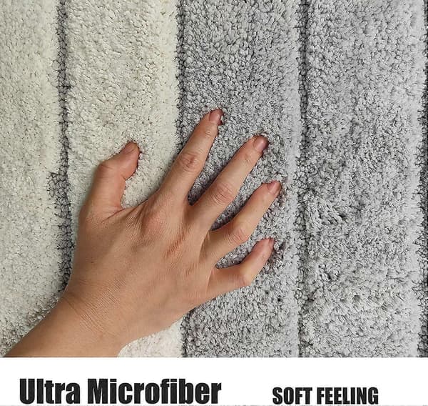 Absorberende sklisikker baderomsmatte i mikrofiber med striper, beige