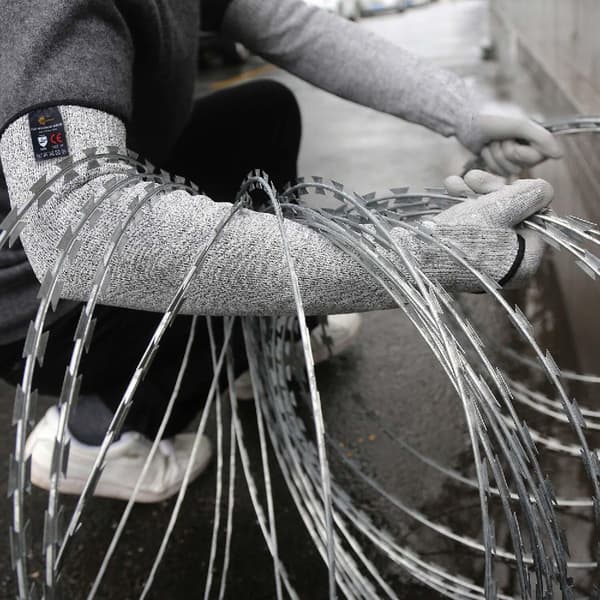 Cut-resistant Garden Sleeves with Thumb Hole Comfortable Breathable Sleeves for Construction Work 35cm 35cm