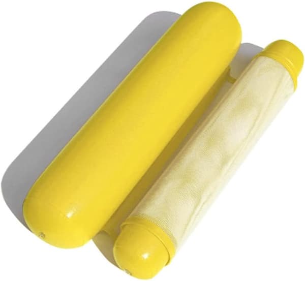 Sett med 2 gule sammenleggbare bassengsenger for voksne og barn.