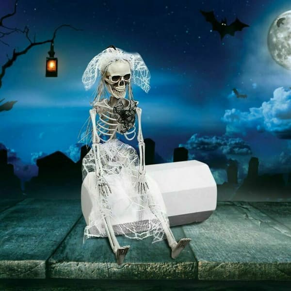 Large Poseable Human Couple Skeleton Prop Best Decoration and Spookiest Graveyard Scene