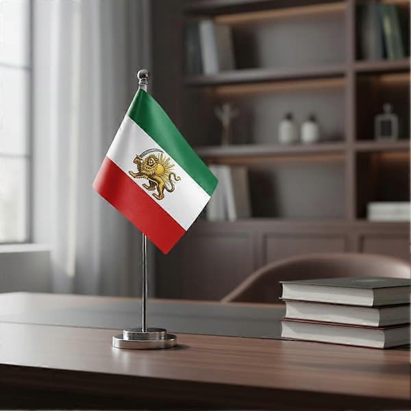Iran Bordsflagga 14cm x 21cm med Stativ Grön Vit Röd Lejon Sol för Kontor Hem