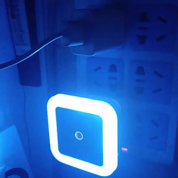 Nattlampe med automatisk sensor for barbermaskinuttak, blå, 4-pakning