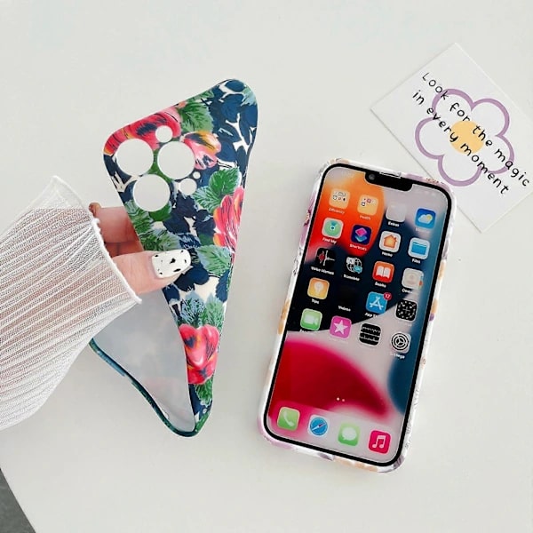 Blomstret TPU-cover til iPhone 13
