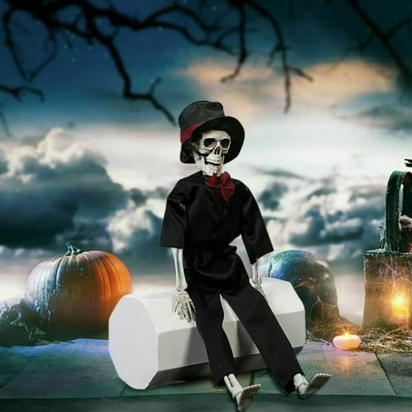 Large Poseable Human Couple Skeleton Prop Best Decoration and Spookiest Graveyard Scene