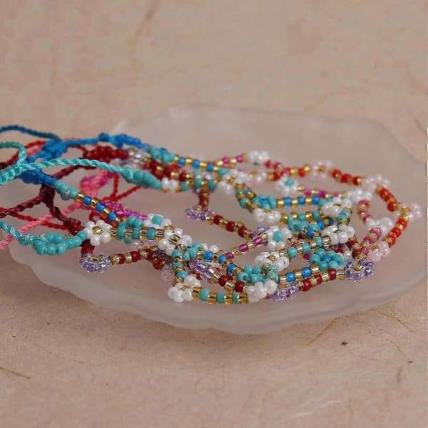 Fargerikt armbånd med tusenfrydfrø, justerbart boho-blomstersmykke gave til kvinner
