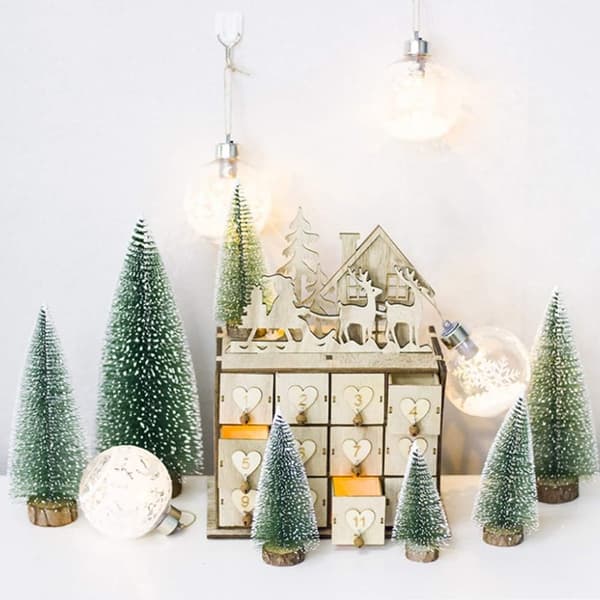 Set med 24 konstgjorda julgranar miniatyrjulgranar