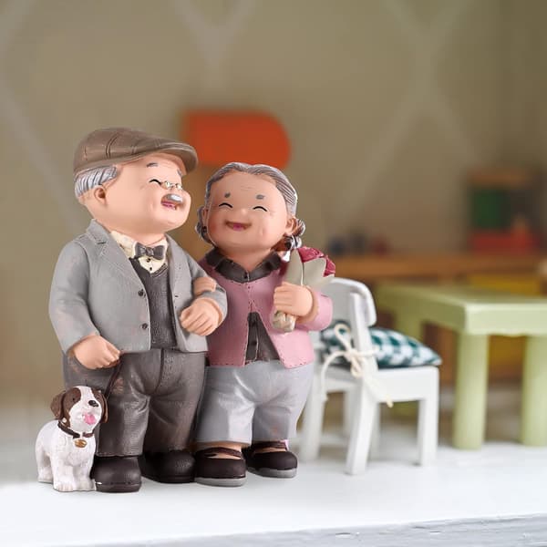 1 Stykke Gammelt Par Harpiks Statue Bryllupsdag Kærlig