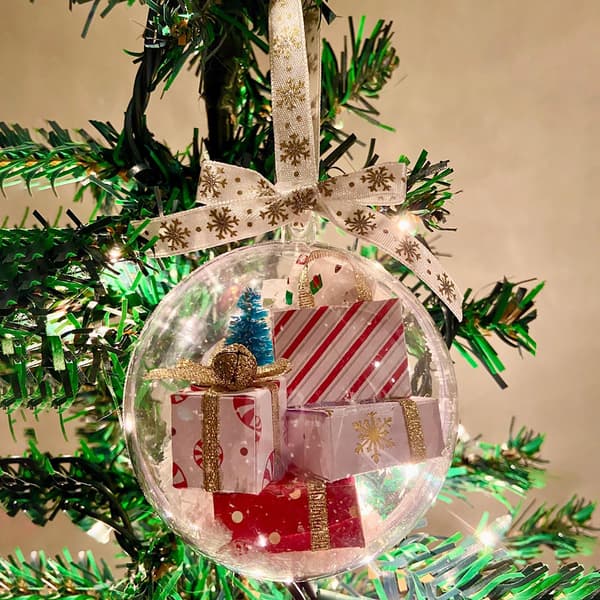 Julgranskula prydnad transparent populär hängande dekoration för inomhusbruk vit presentförpackning White Gift Box