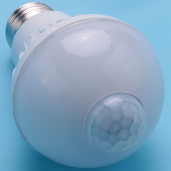 E27 LED-lampe med bevegelsessensor, LED PIR-bevegelsessensor, 5 W