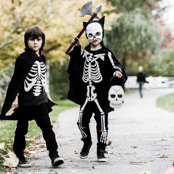 Halloween godteribøtte i plast formet som hodeskalle for oppbevaring