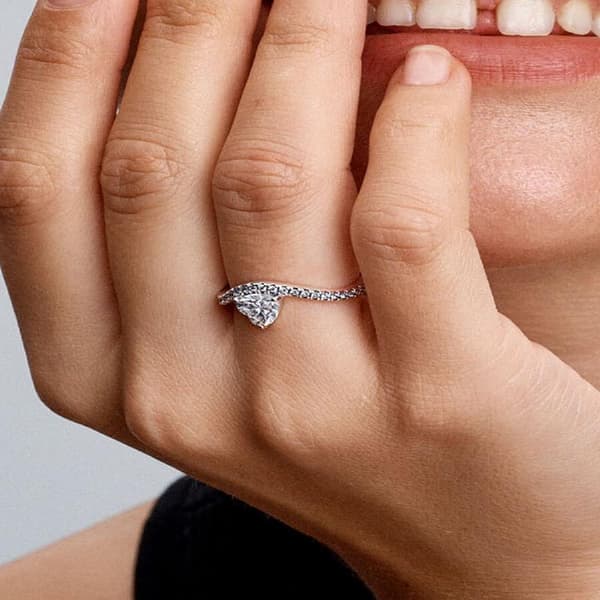Pandora - Bølgete Pavé Hjerte Ring - Sterlingsølv Circumference: 52mm