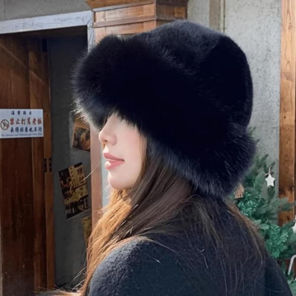 Blød og fluffy bucket hat i imiteret pels – Dame oversized varm vinterhat (Hvid - 1 hat) black