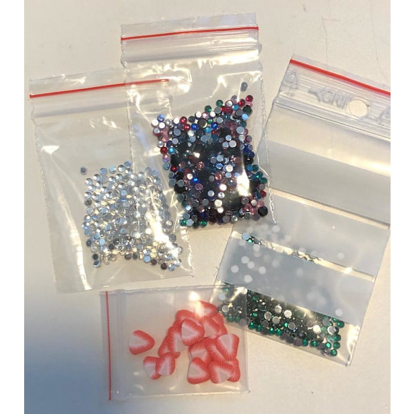3 påsar rhinestones 2 mm frukt fimo