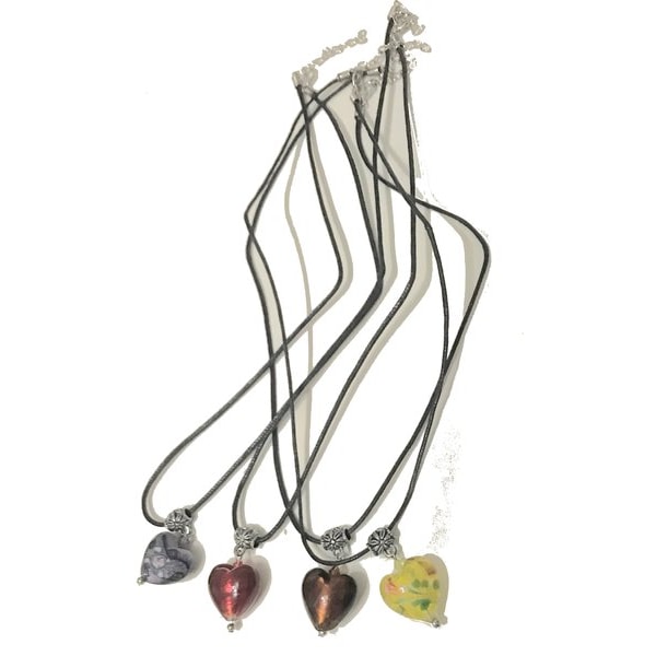 4 stycken lampwork hjärta med halsband