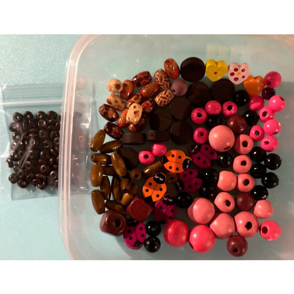 145 träpärlor blandade sorter