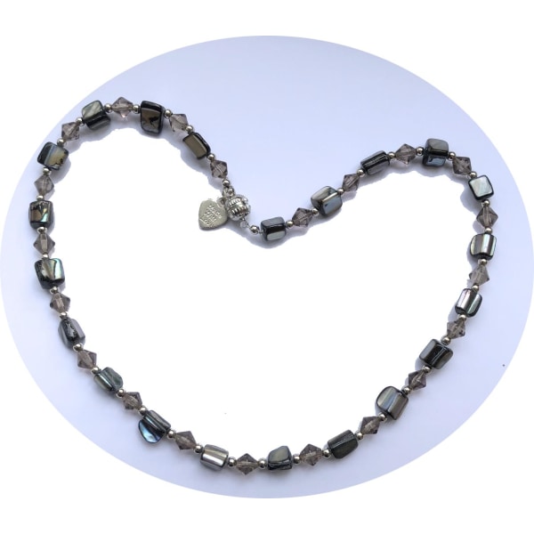 elegant vacker halsband snäckskalspärlor