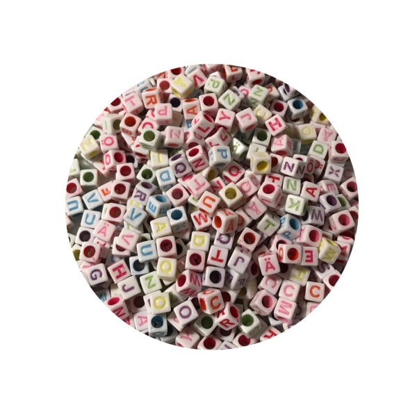220 fyrkanter alfabet pärlor i färg stort hål