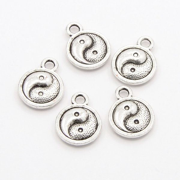 40 tibetansilver charms Ying Yang pärlor