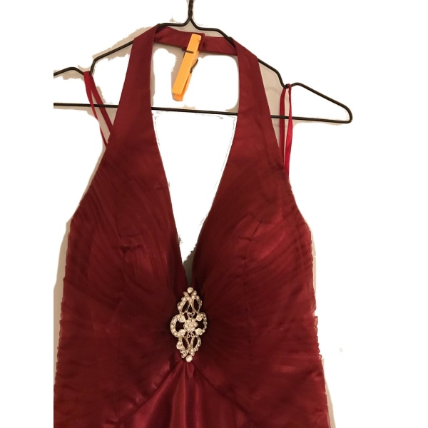 Vinröd aftonklänning festklänning xs 32/34 tärna