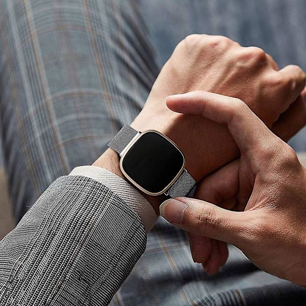 Magneettinauhat, jotka ovat yhteensopivat Fitbit Versa 3:n ja Sense-älykellon kanssa - Multi Color Space Gray Small