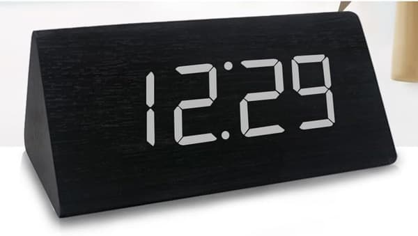 Vækkeur LED Stort Digitalt Display Bordur Træ