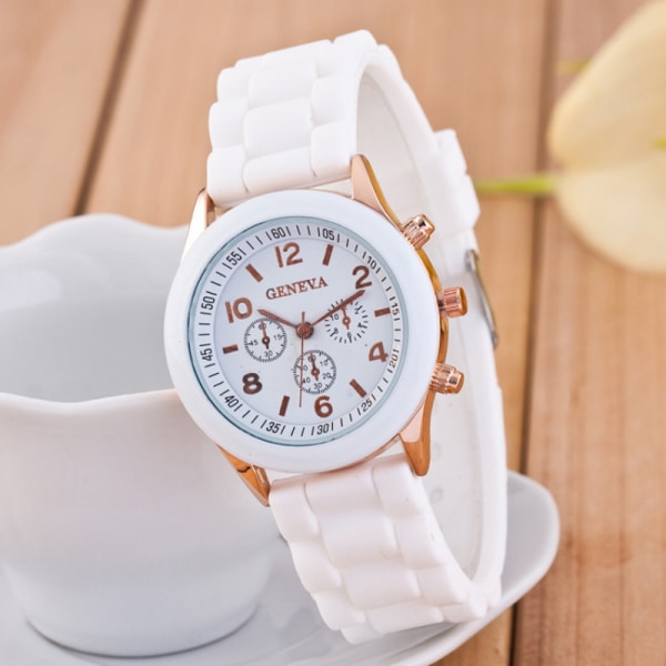 Damklockor 2021 Nytt mode lyxmärke Watch Silikonarmband Quartz Watch pink