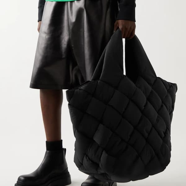 Vävd nylon vadderad väska Stor kapacitet dun Quiltad axelväska black