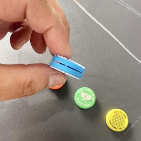 Sjove Tennis Racket Dæmpere - Unikke Vibrationsabsorbere (2 Sæt)