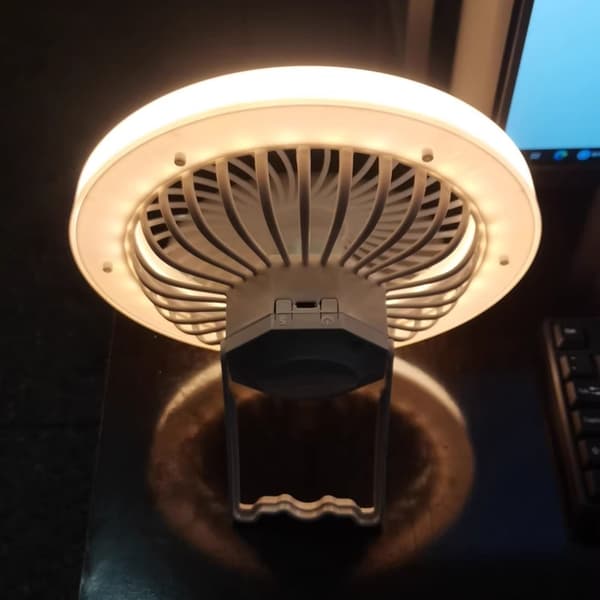 9-tommer USB Genopladelig Campingventilator Med 3 Hastighedsindstillinger Og 3 Farvelys Til Indendørs Udendørs Brug null - 3000mah