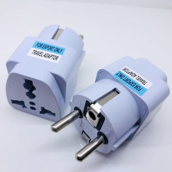 Reisepluggadapter Lett og pålitelig bruksadapter for flere land