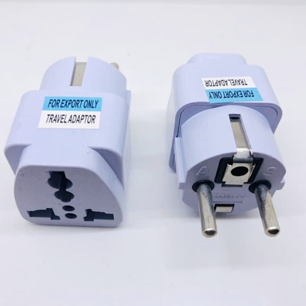Reisepluggadapter Lett og pålitelig bruksadapter for flere land