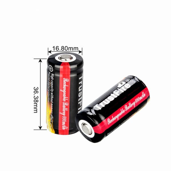2 stk. multifunksjonelle 16340 Li-ion oppladbare batterier 880mAh CR123A 3.7V
