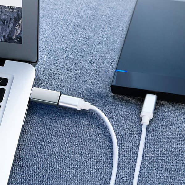 USB C - USB -sovitin parantaa toiminnallisuutta useissa laitteissa Silver - USB2.0