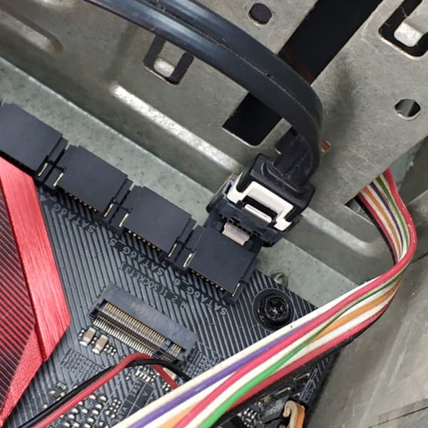 SATAs 7-pin retvinklet hun til han-adapter for forbedret intern organisering null - Forward direction