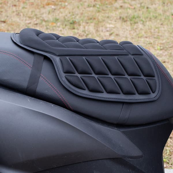 Ventileret motorcykelpude med højelastisk EVA-lag og skridsikre overflader null - Extra large saddle