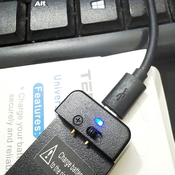 USB Sync Cradle Telefon Batterilader for 6-9cm Telefon Kamerabatterilading