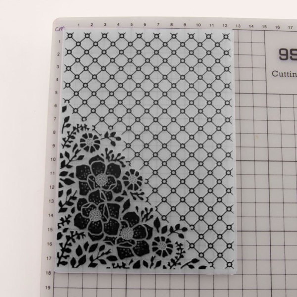Blomsterbakgrundspräglingsmapp för korttillverkning Blommig form för scrapbooking Fotoalbum Kortpapper