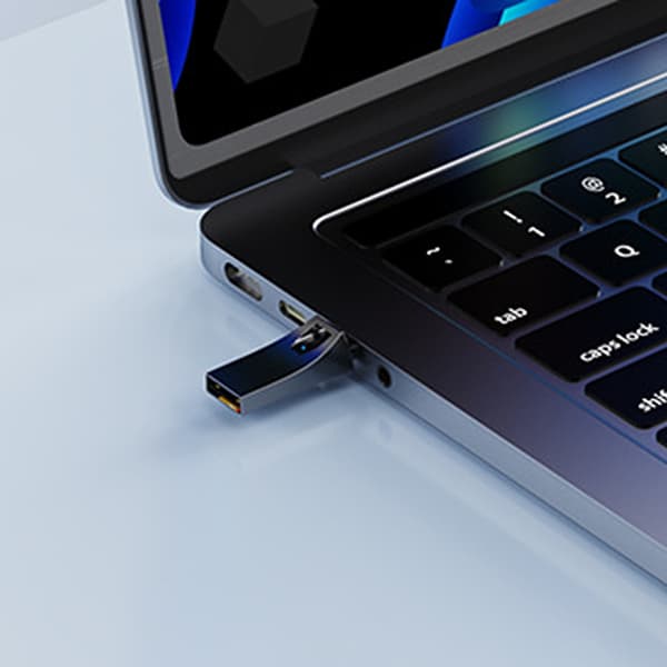 Snabb Hastighet Legering Typ C USB A Kortläsare Stöder TF Microed Kort upp till 2TB Silver