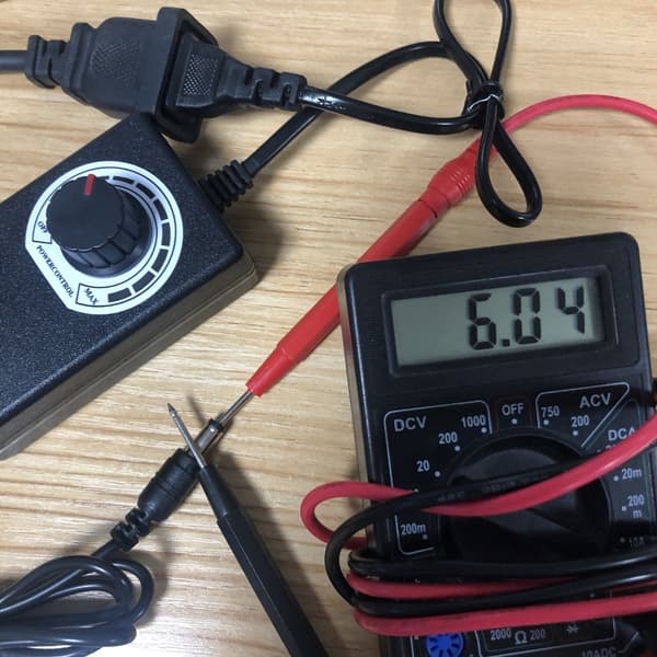 AC100-240V til 4-12V 2A strømforsyningsadapter Universaladapter for vifte EU/UK-plugg EU Plug