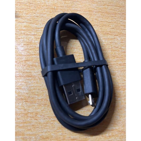 1 metrin USB - MicroUSB -kaapeli Paperwhite2/3/3 e-lukulaitteille