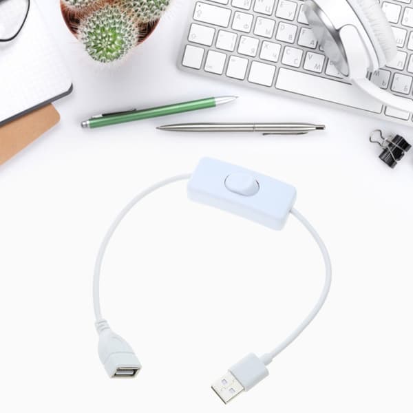 30 cm USB-jatkoadapterikaapeli virtakytkimellä USB-lampulle ja USB-tuulettimelle Black