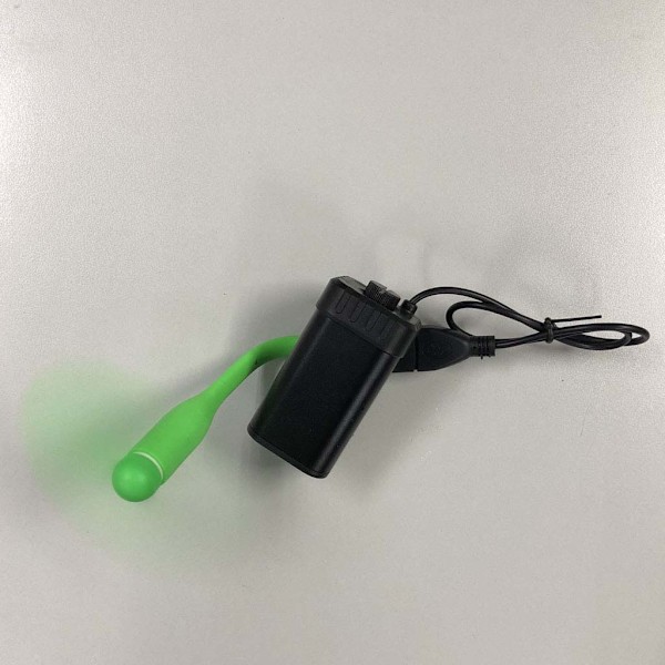 Vattentät 5V USB Bärbar 4X AA Batteriladdarehållare Kit Power Bank för Väska